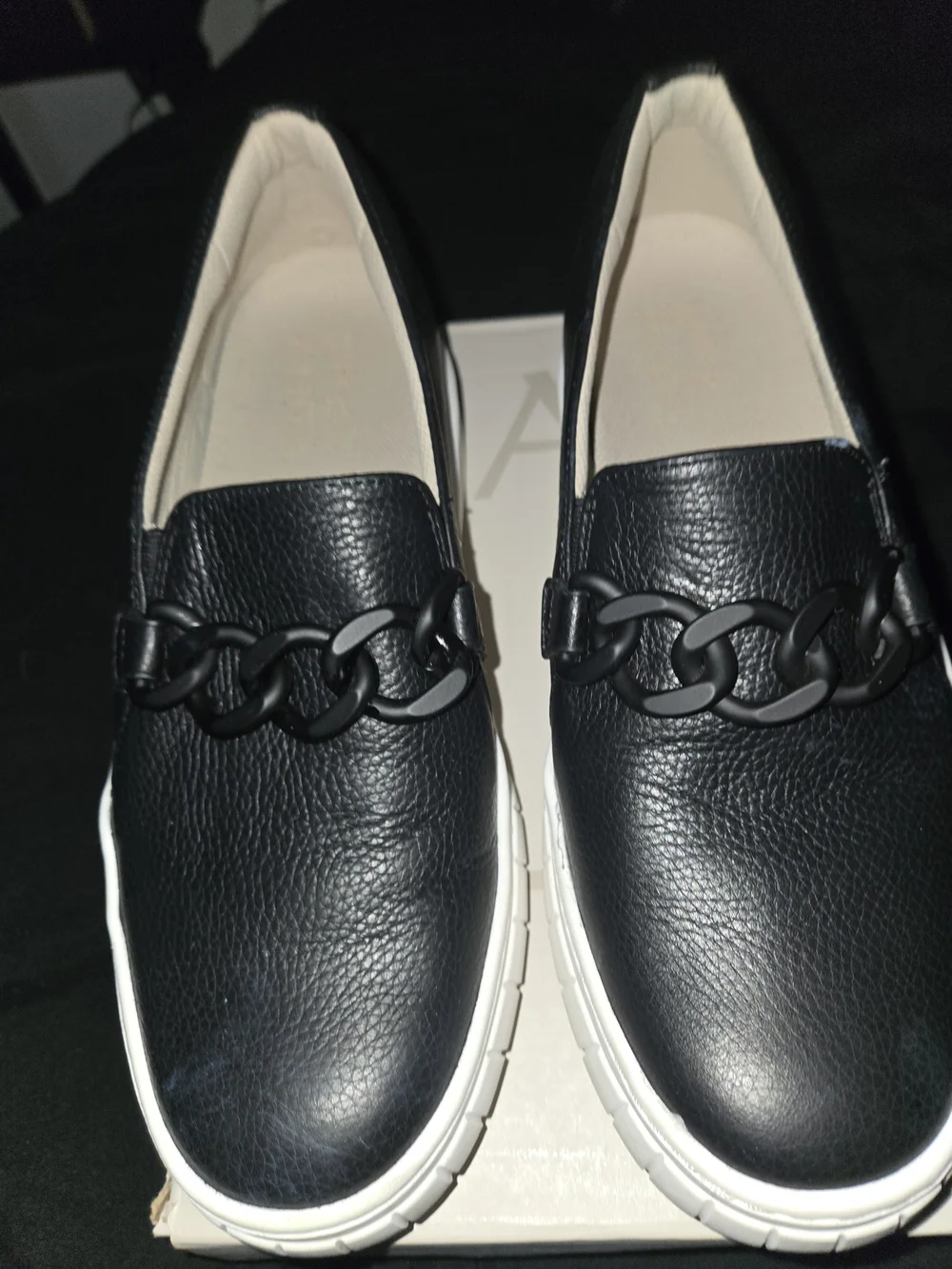 Naturalizer Black Leather Slip-On Loafer with White Platform Sole Daphne 9W